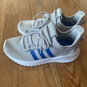Adidas boys running shoes